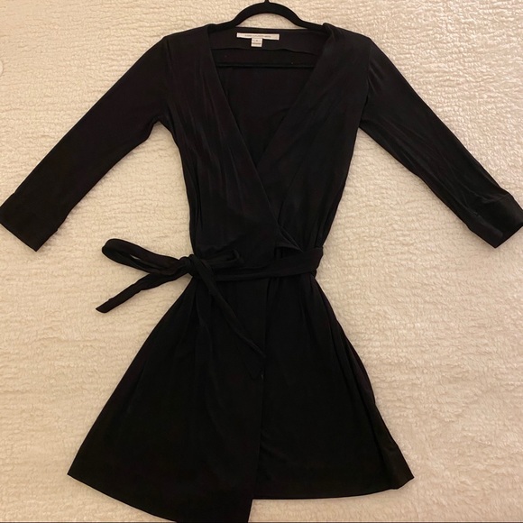 Diane Von Furstenberg Classic Wrap Dress - Size 0 - Picture 1 of 2